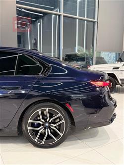 بي ام دبليو الفئة 7